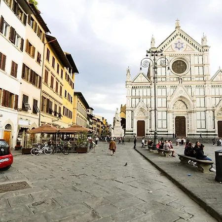 Luxurious View On Santa Croce Apartment Florenz