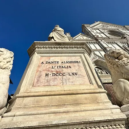 Luxurious View On Santa Croce Apartment