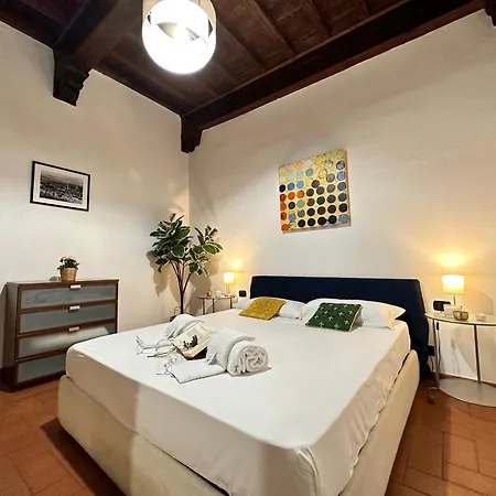 Luxurious View On Santa Croce Apartment Florenz