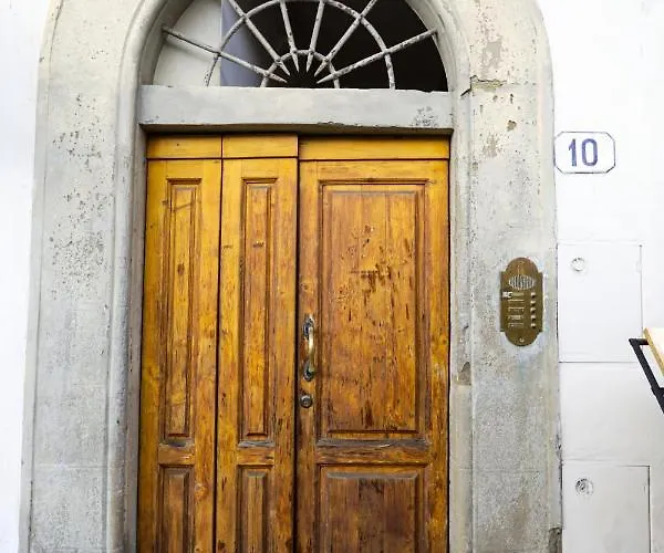 Luxurious View On Santa Croce Florença